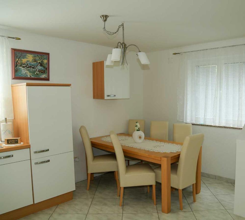Adrian-Apartments-51511-Malinska-Otok-Krk Primorska 21 Exterior foto