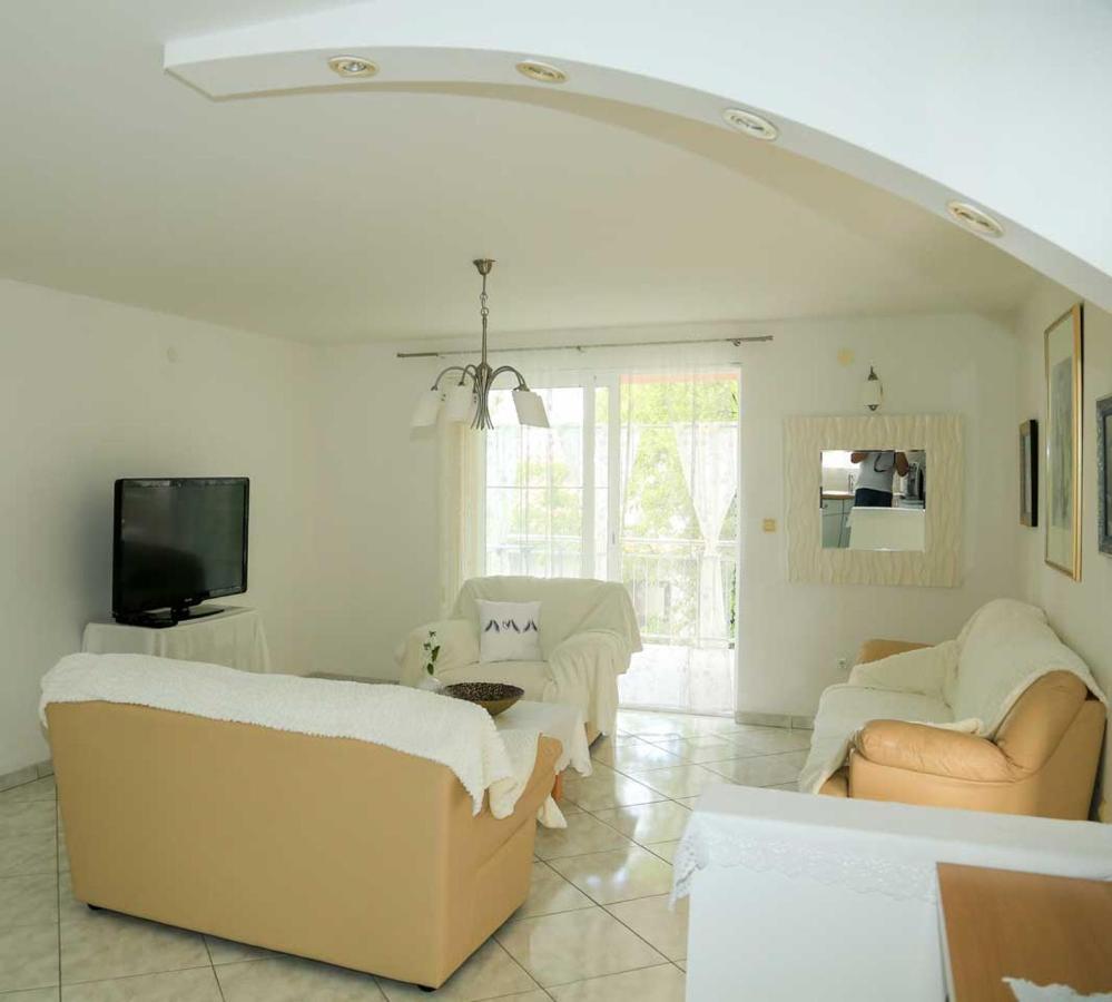 Adrian-Apartments-51511-Malinska-Otok-Krk Primorska 21 Exterior foto